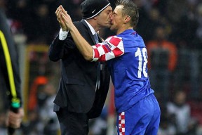 开云-老马砍下三双带领骑士胜魔术，实力再现，奠定领导地位()