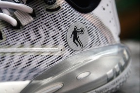 惊喜不断！黑马篮球队异军突起()