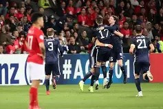 开云体育登录-墨尔本胜利奋力争取胜利，扳回颓势保住小组出线机会()