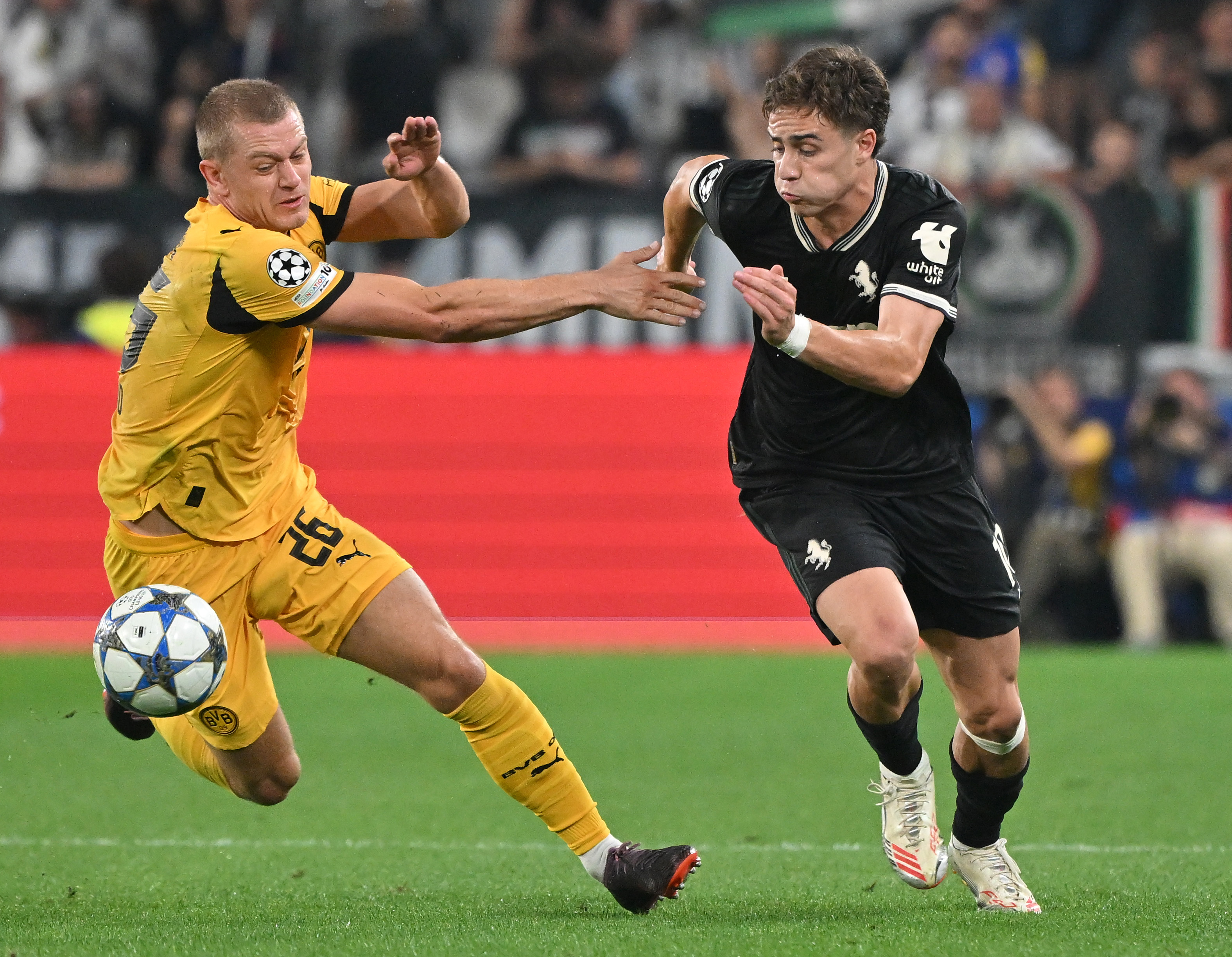 开云体育下载-尤文图斯险胜,为欧冠晋级希望加分的是谁  第1张