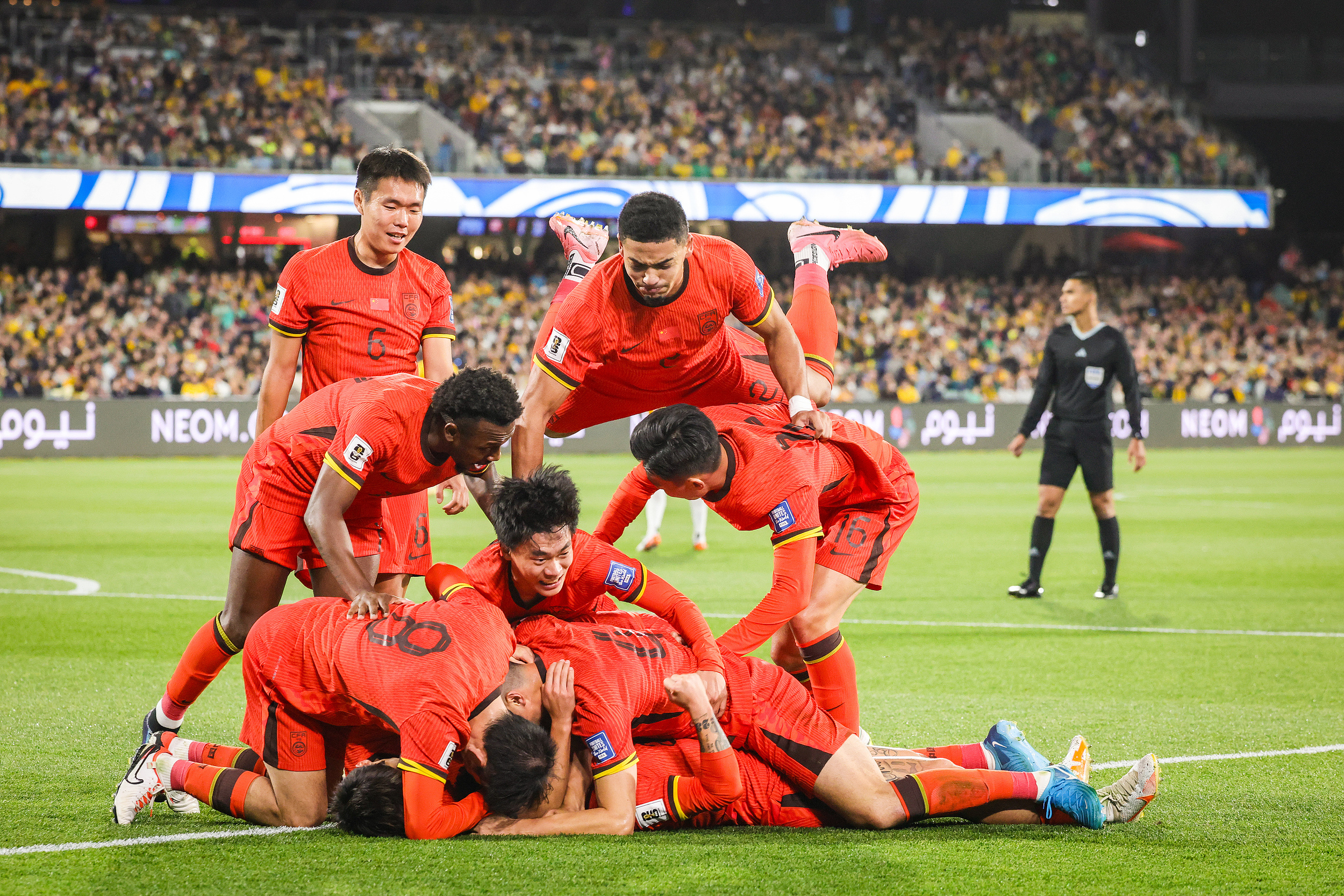 欧洲杯比赛上演悬念大战，胜者晋级()  第1张