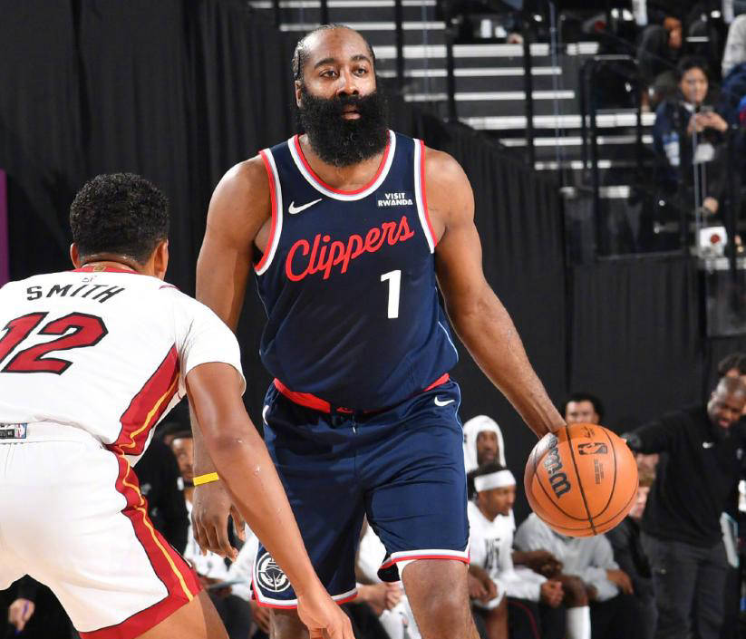 kaiyun sports-伦纳德因伤休赛季，快船队内线面临危机()  第2张