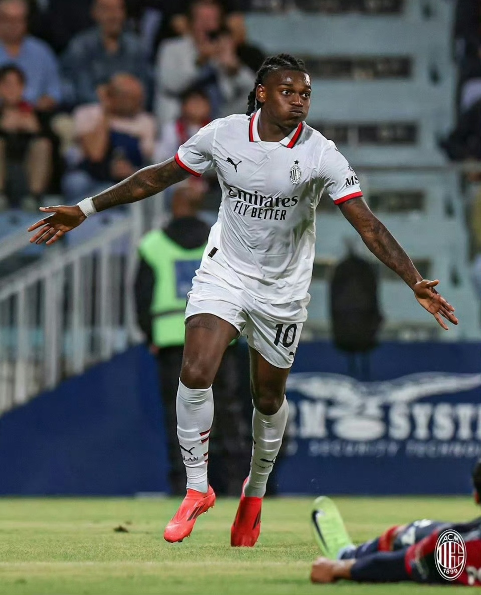 kysports-纽城后防线失落，频频领失球送对手得分()  第2张