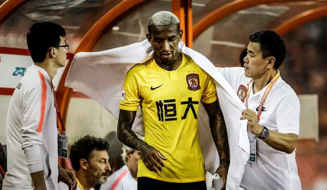 开云体育在线-上港继续豪取三分，追赶恒大不愿放弃希望()  第2张