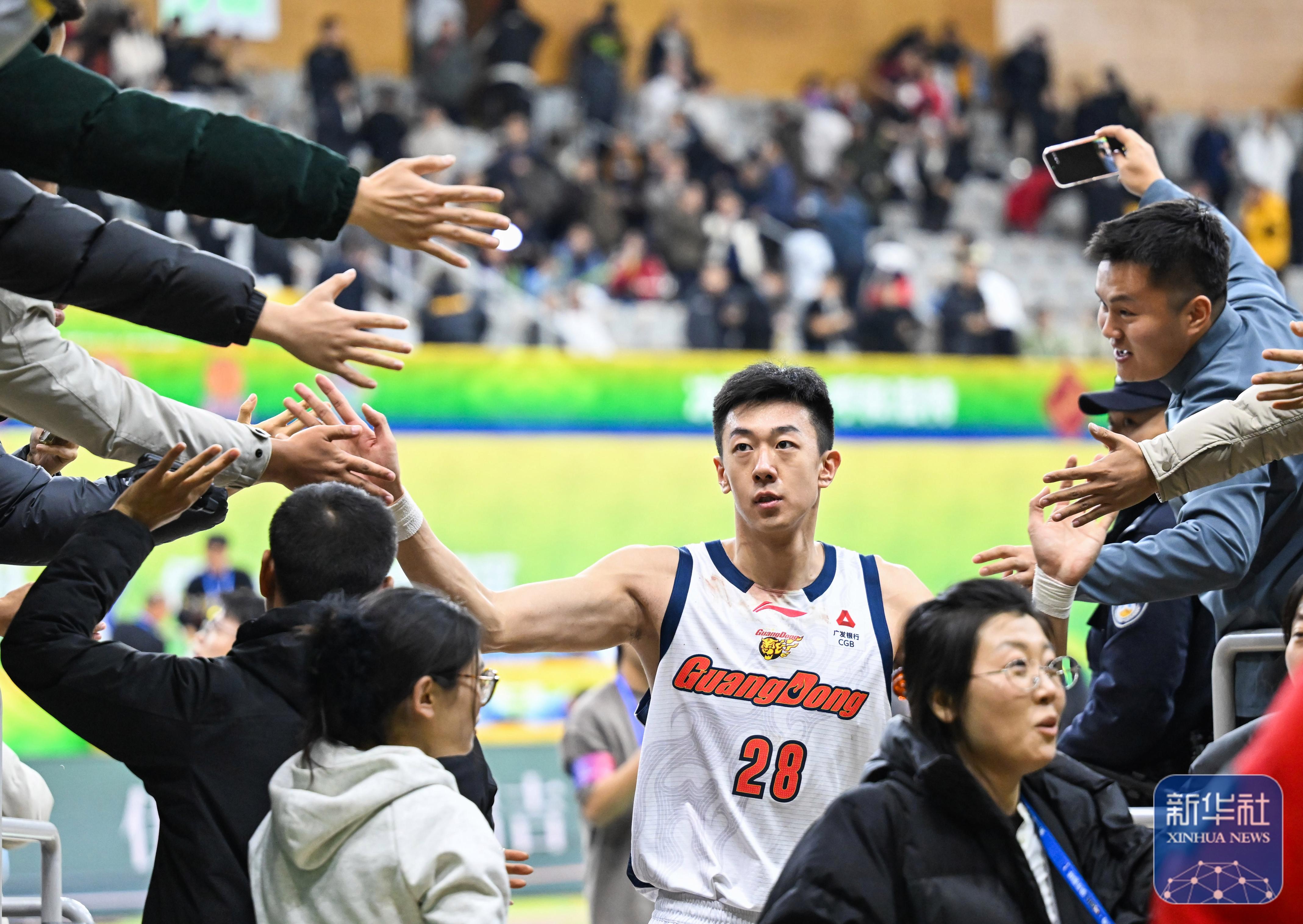 开云官方在线-华山杯篮球赛即将开战，球迷热情高涨()  第2张