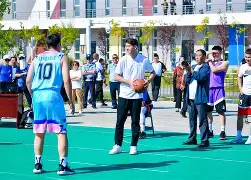 kysports-篮球名宿出席公益活动，传递正能量()  第1张