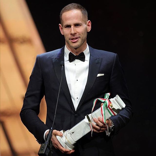 开云体育-RB莱比锡后卫阿尔诺特获得本赛季最佳球员奖()  第1张